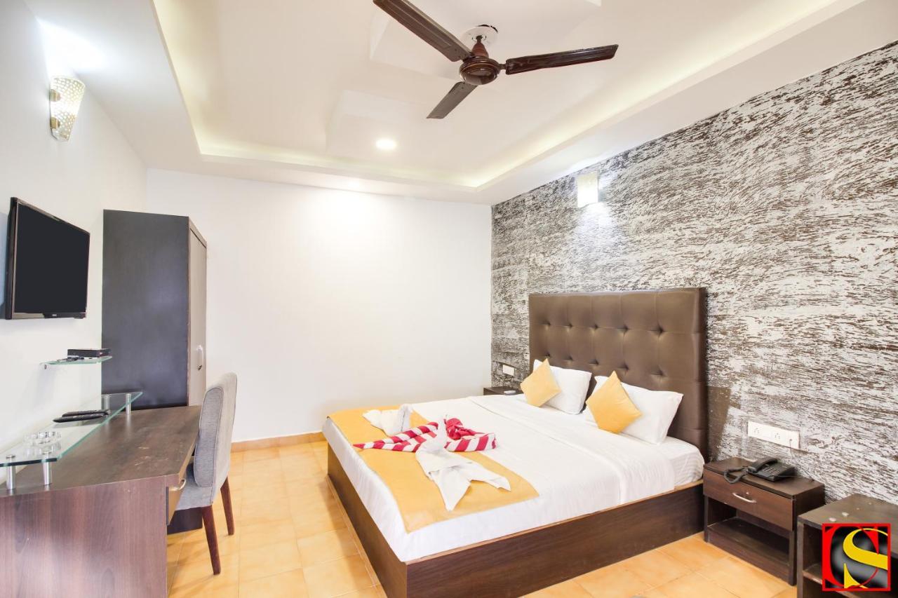 Candolim Sands 호텔 외부 사진