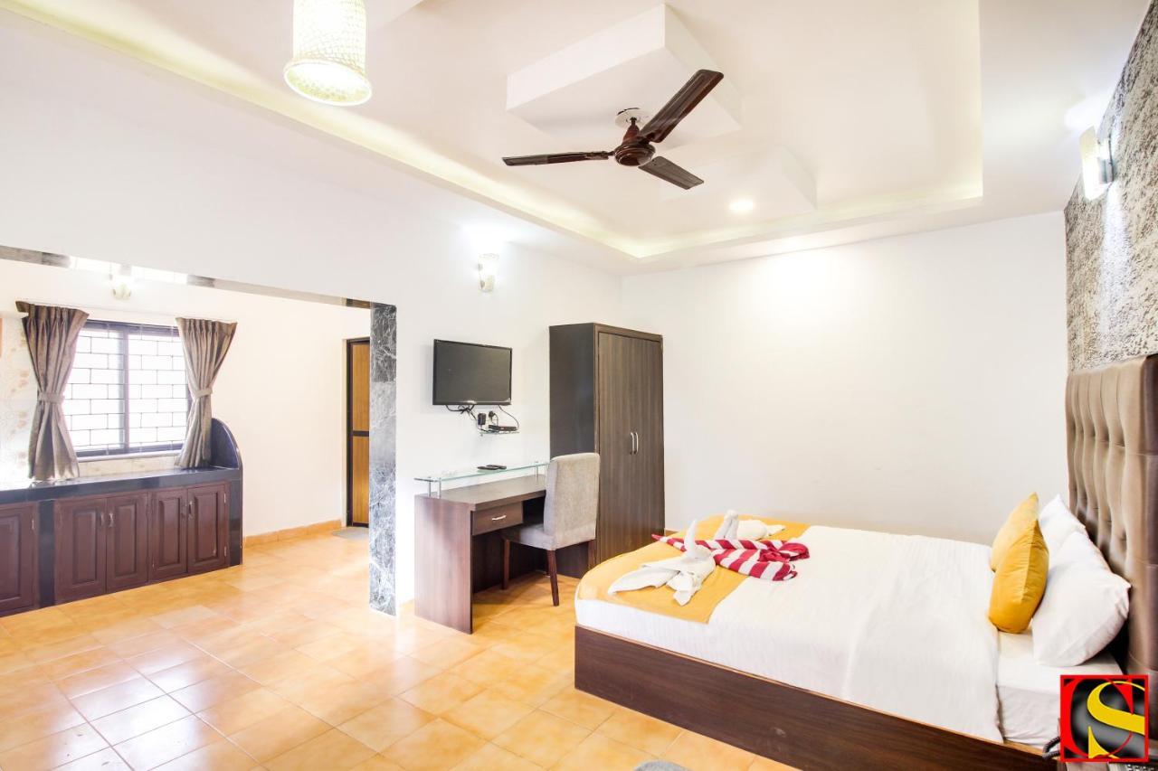 Candolim Sands 호텔 외부 사진