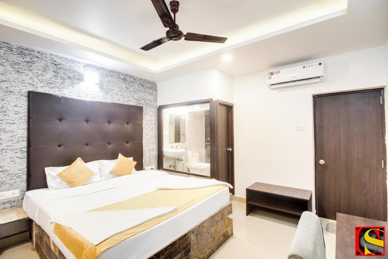 Candolim Sands 호텔 외부 사진