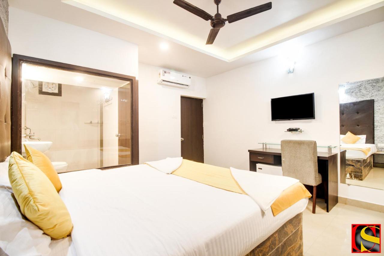 Candolim Sands 호텔 외부 사진