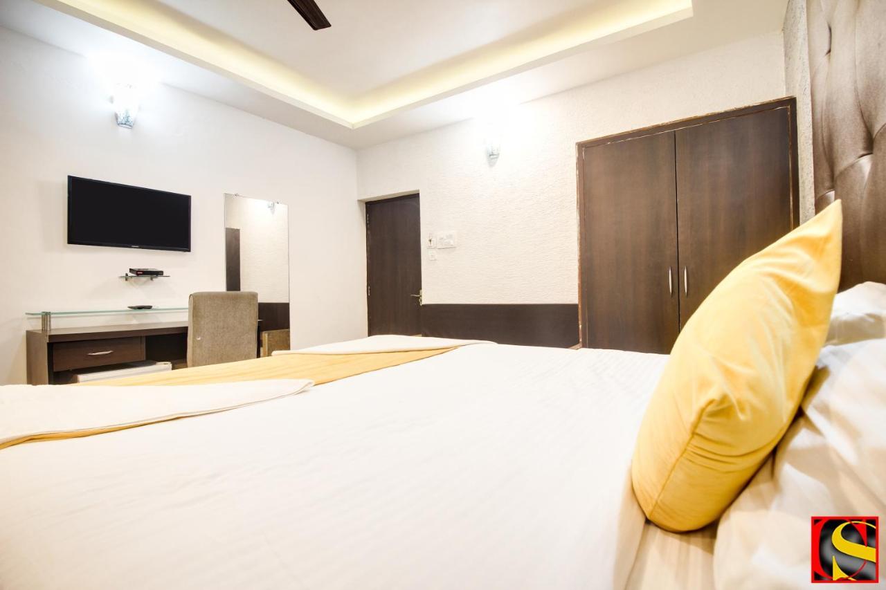 Candolim Sands 호텔 외부 사진